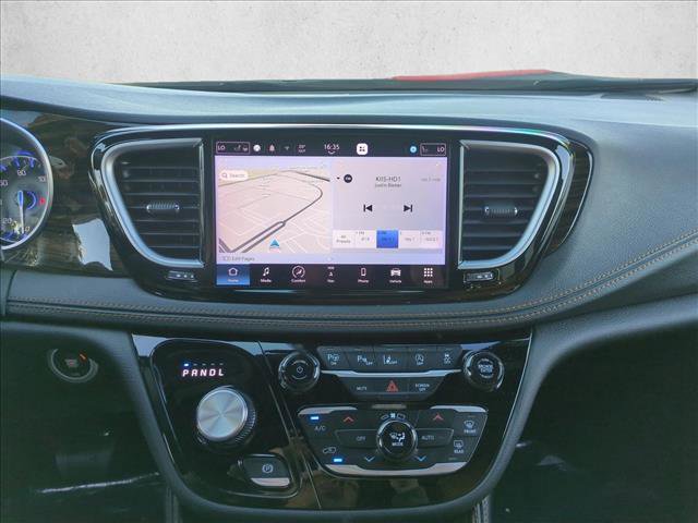 Used 2023 Chrysler Pacifica Pinnacle AWD/4WD image 15