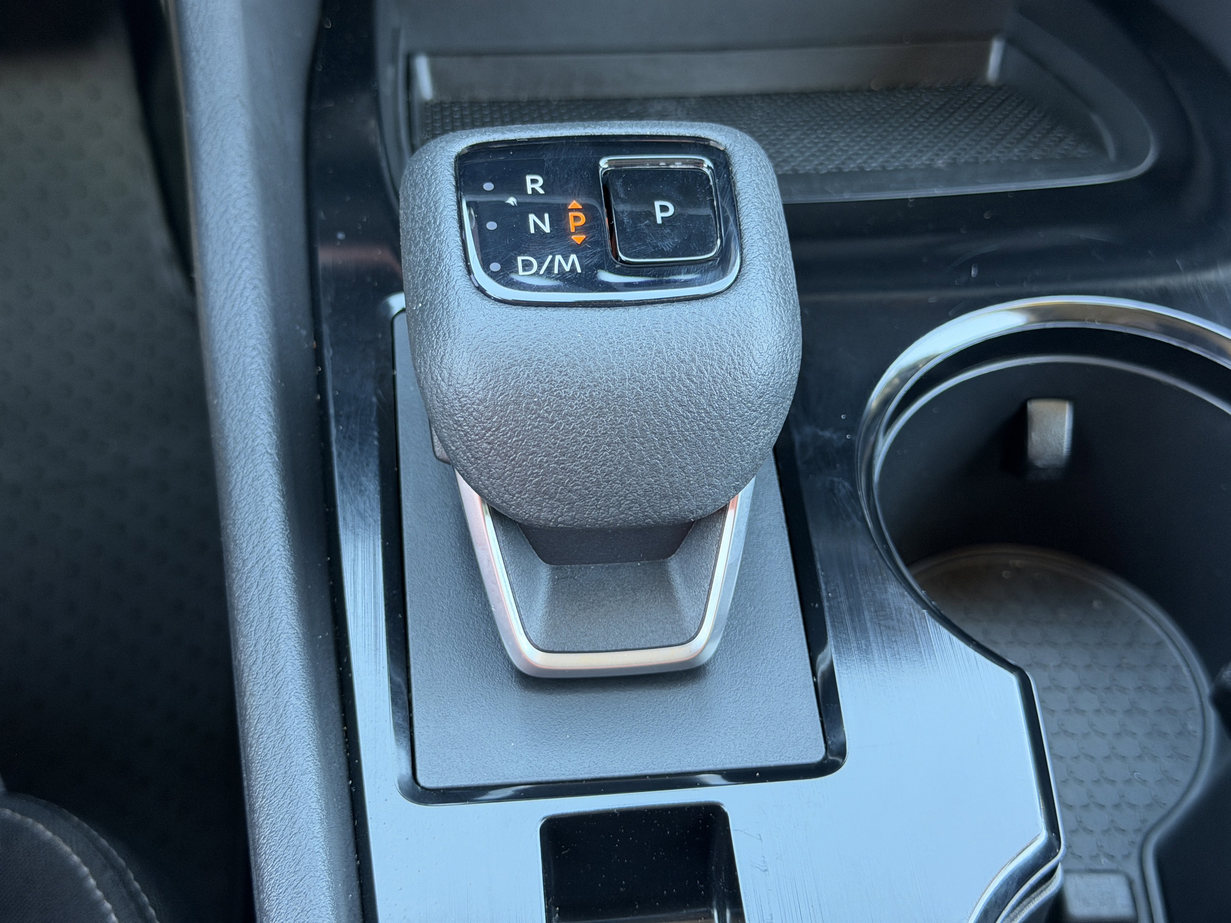 Used 2023 Nissan Rogue SV image 25