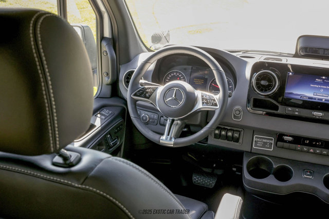 Used 2025 Mercedes-Benz Sprinter 2500 image 26