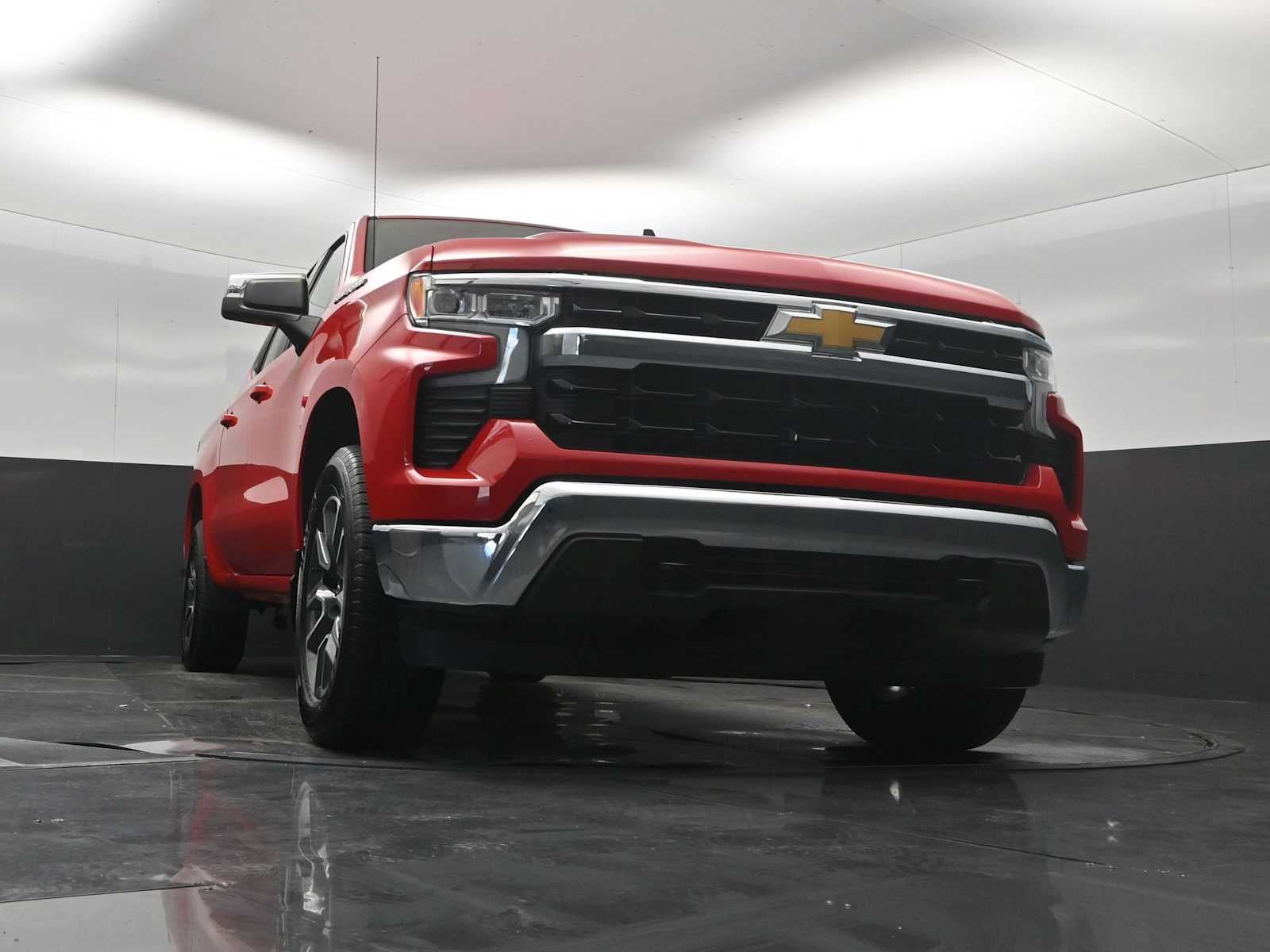 Used 2023 Chevrolet Silverado 1500 LT AWD/4WD image 19