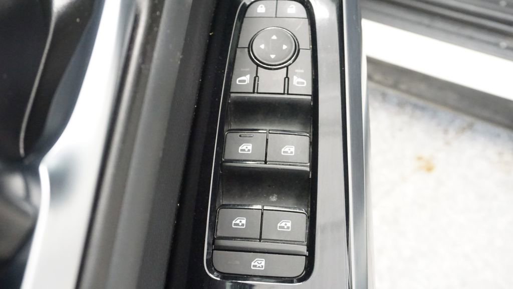 Used 2023 Nissan Pathfinder SL image 35