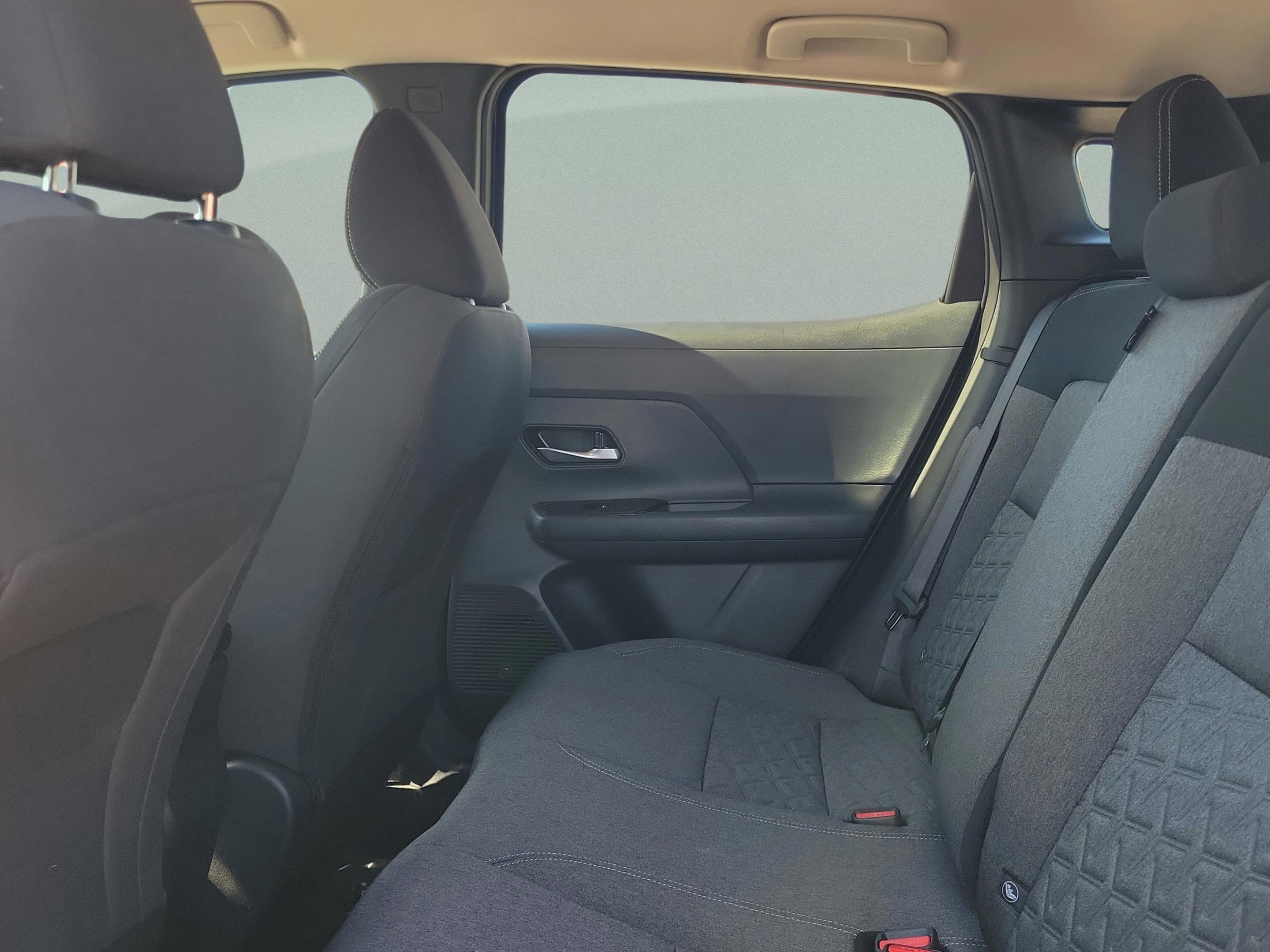 Certified 2025 Nissan Kicks SV image 11