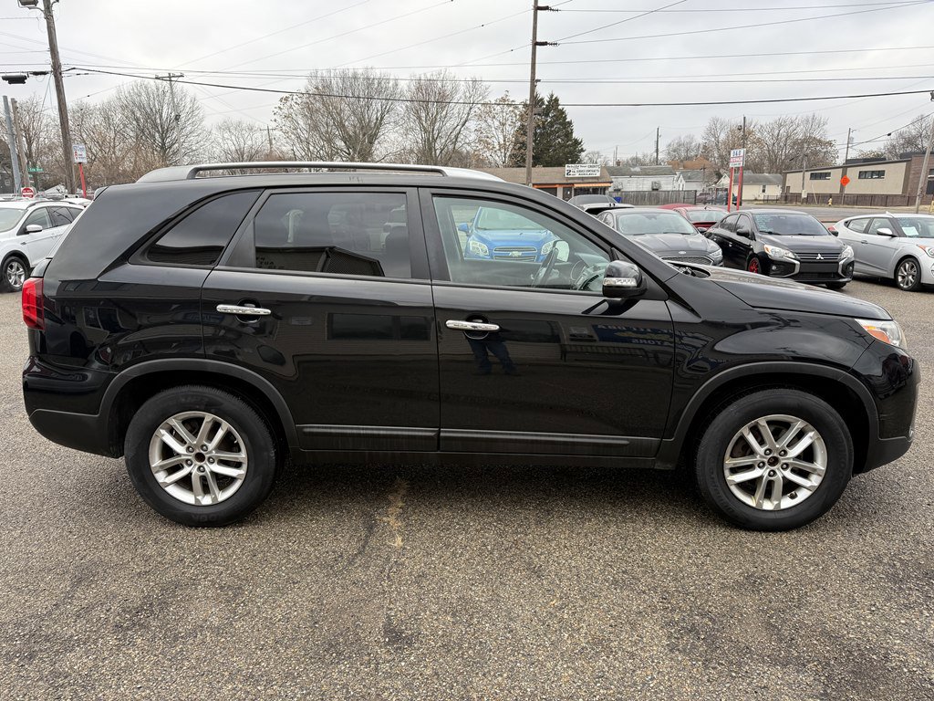 Used 2015 Kia Sorento LX image 6