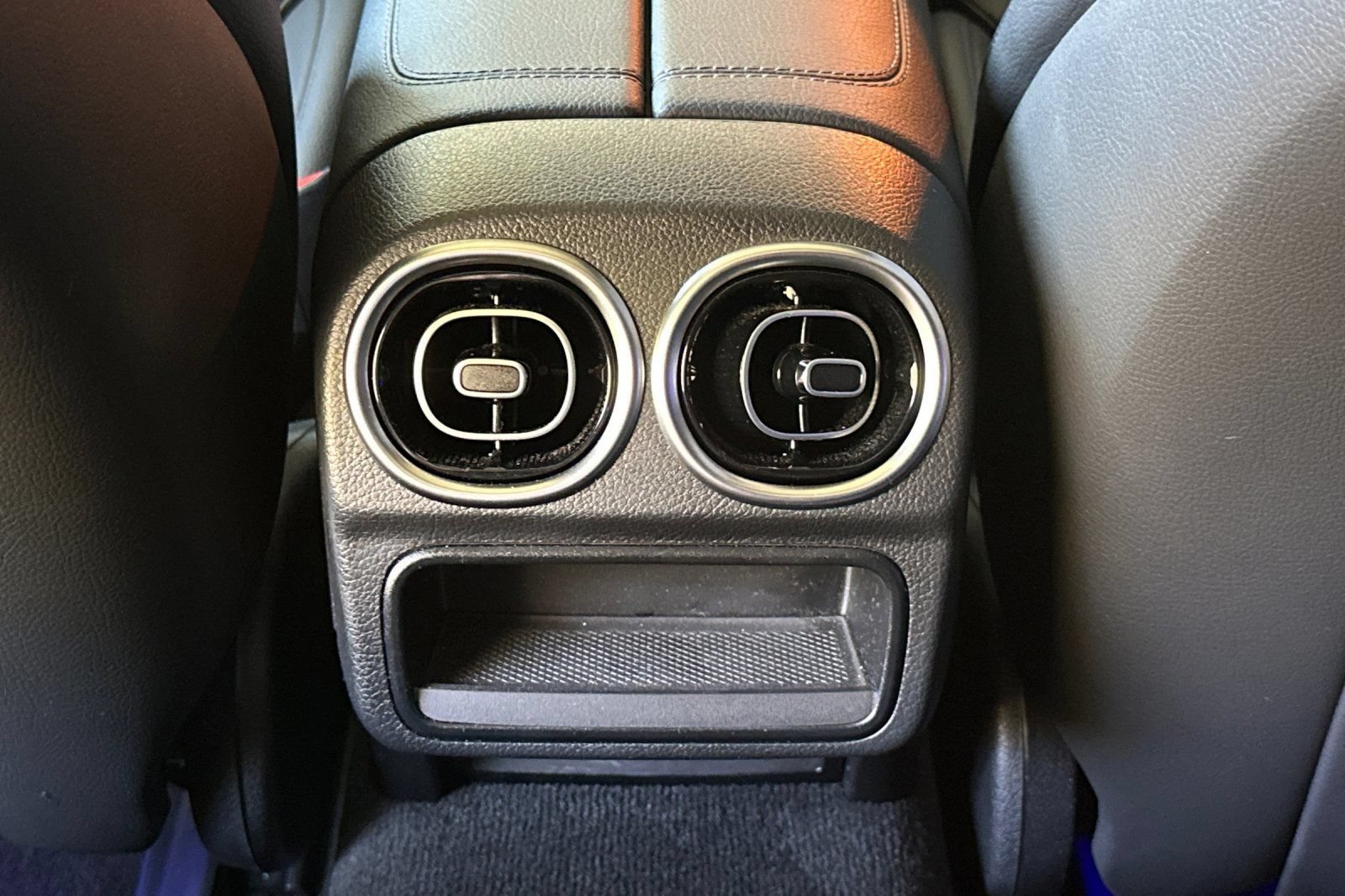 Used 2024 Mercedes-Benz C 300 4MATIC Sedan w/ Exclusive Trim Package image 15