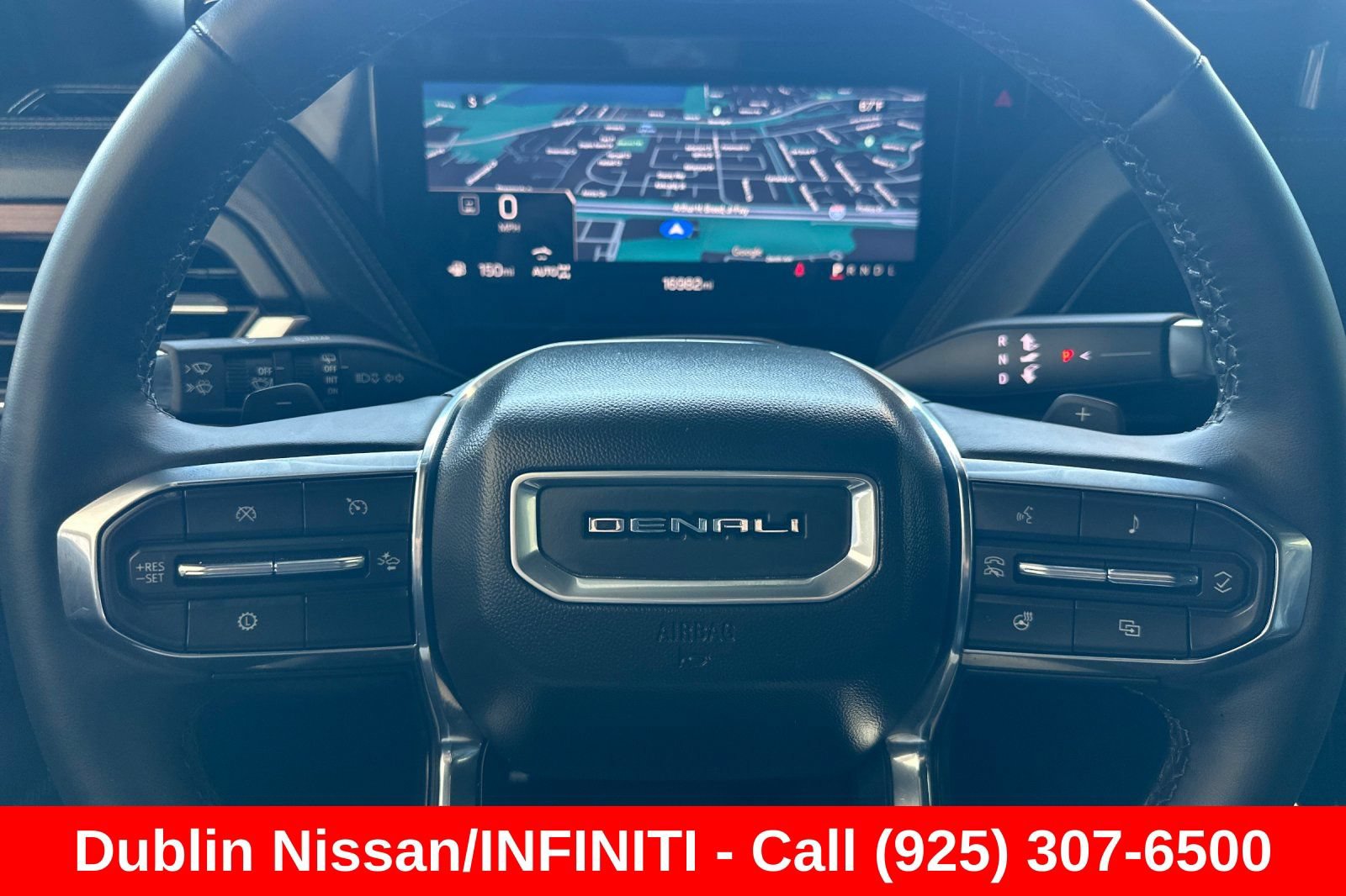 Used 2025 GMC Yukon XL Denali AWD/4WD image 37