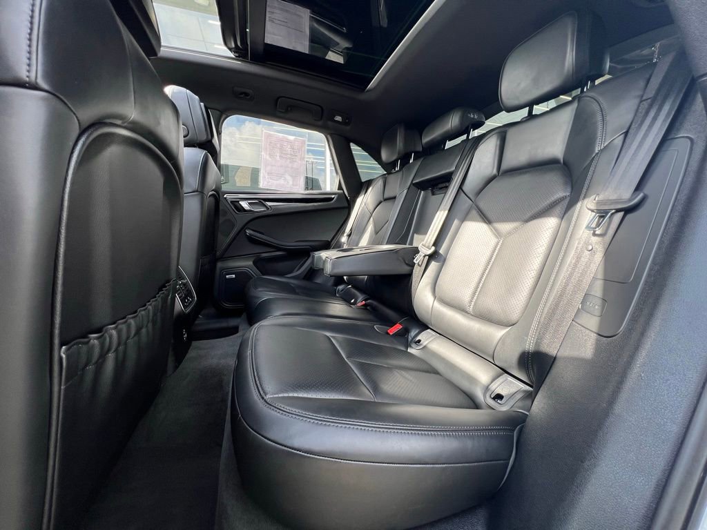 Used 2022 Porsche Macan image 21