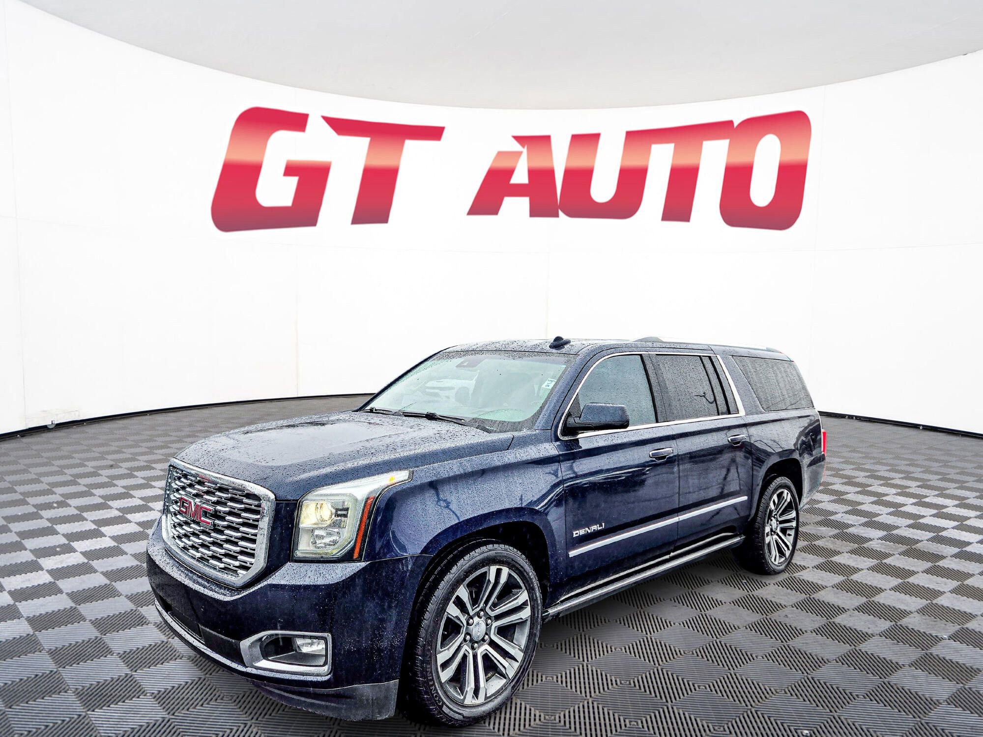Used 2018 GMC Yukon XL Denali w/ Denali Ultimate Package image 3