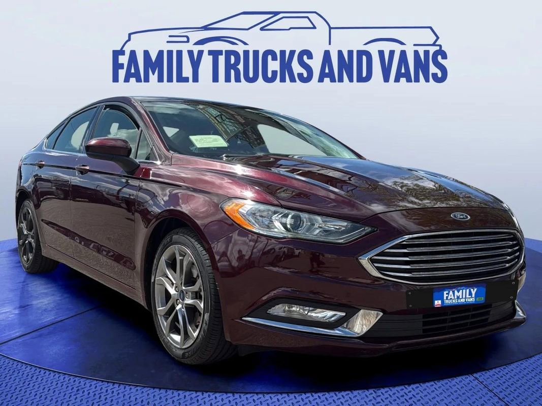 Used 2018 Ford Fusion SE w/ Equipment Group 201A FWD image 7