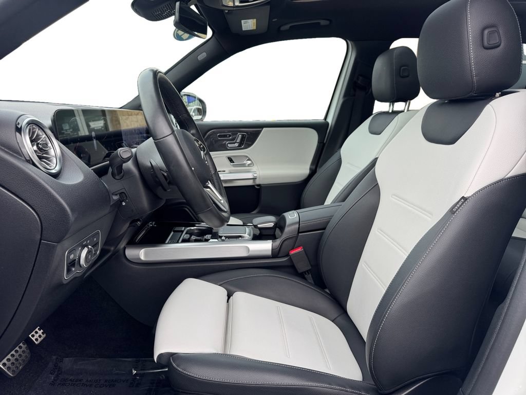 Used 2022 Mercedes-Benz GLB 250 4MATIC image 10