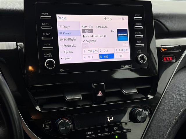 Used 2023 Toyota Camry SE image 18