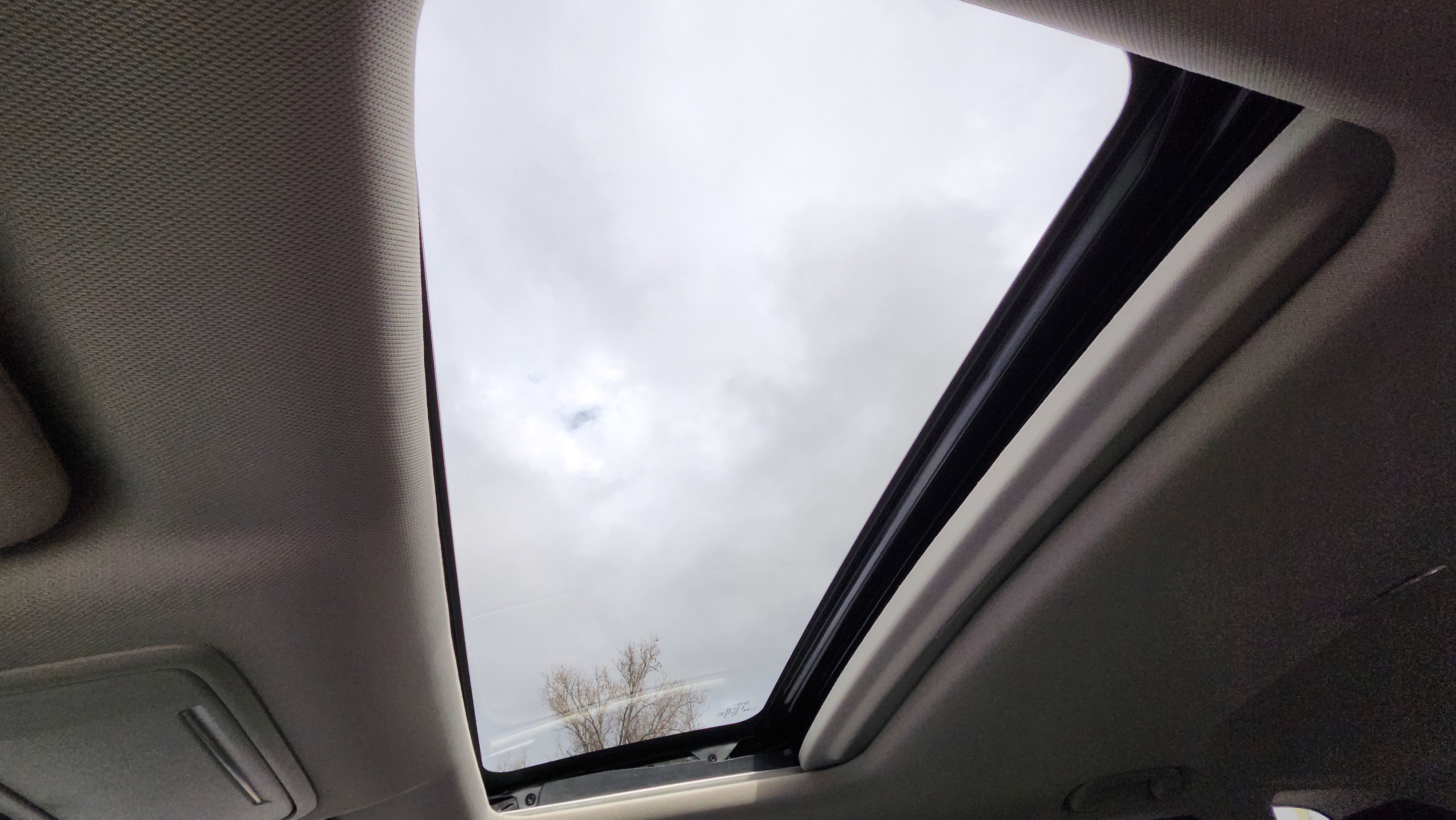 Used 2024 Honda CR-V EX-L image 2