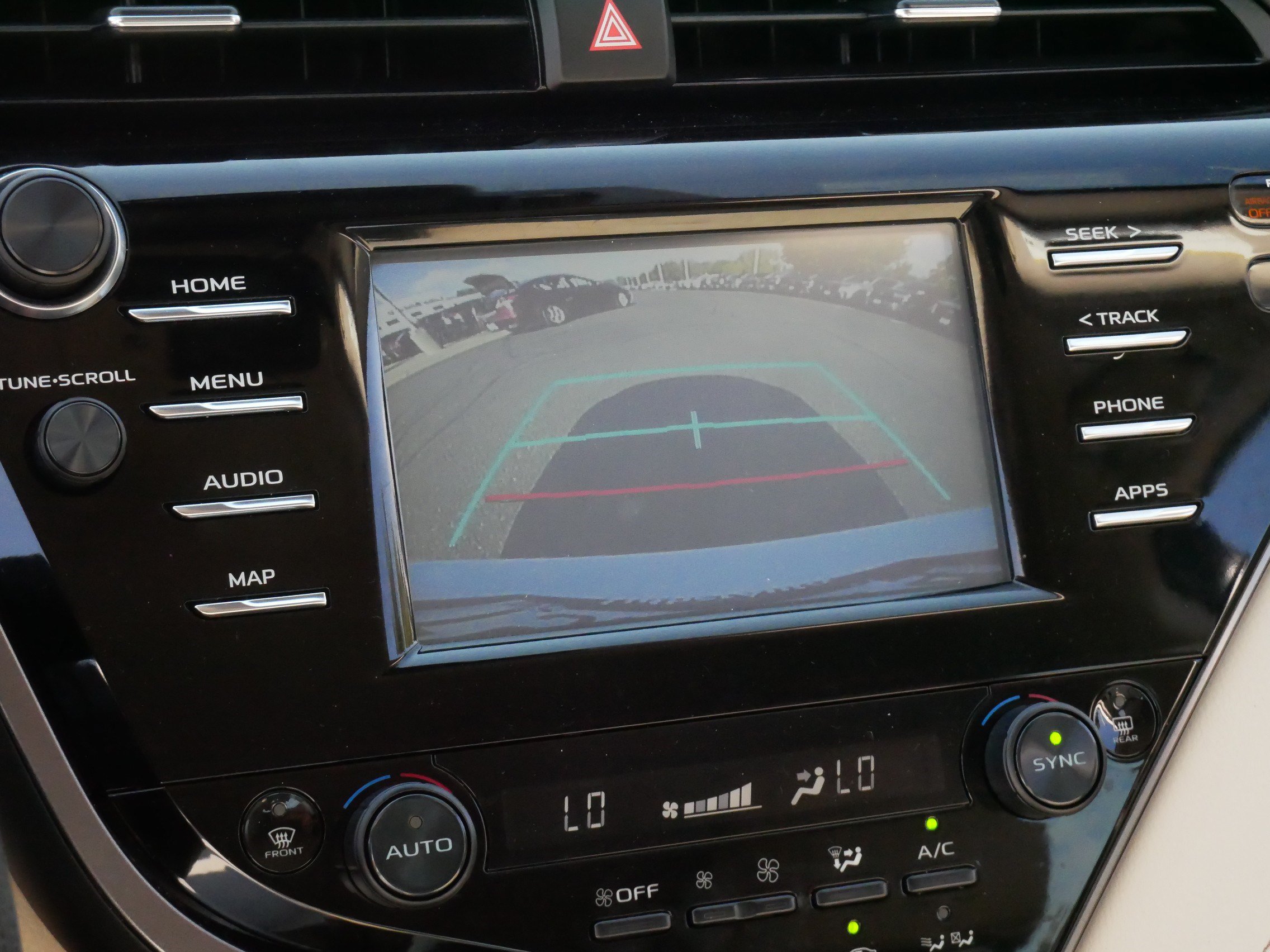 Used 2019 Toyota Camry LE FWD image 29