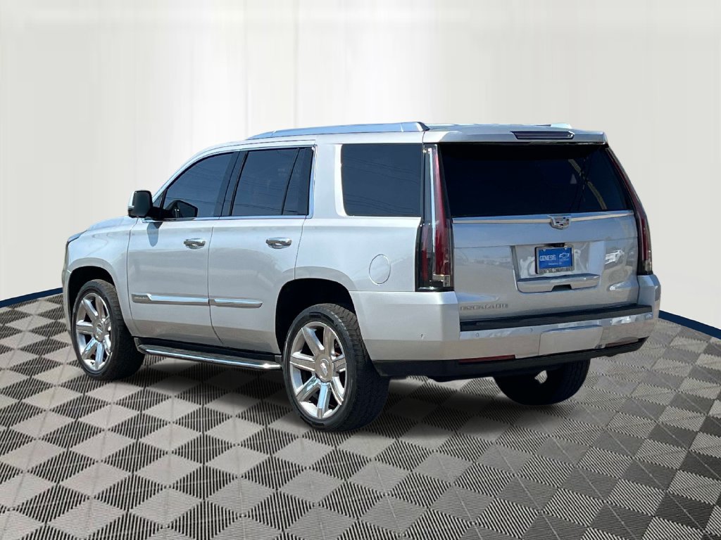 Used 2017 Cadillac Escalade Premium Luxury AWD/4WD image 3