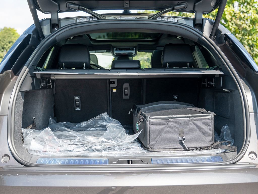 New 2026 Land Rover Range Rover Velar Dynamic SE image 25