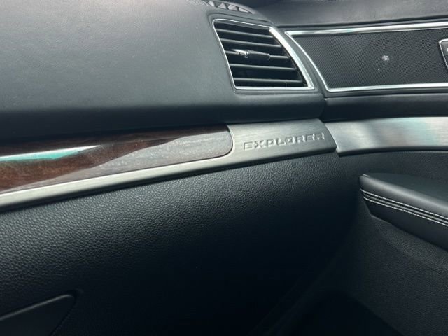 Used 2016 Ford Explorer Platinum image 46