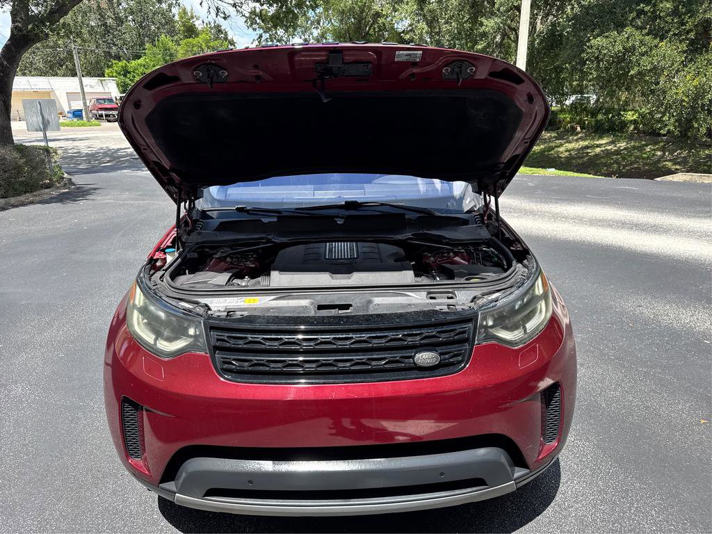 Used 2017 Land Rover Discovery SE AWD/4WD image 11