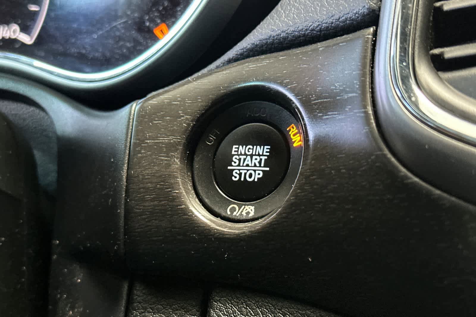 Used 2018 Jeep Grand Cherokee Altitude AWD/4WD image 24
