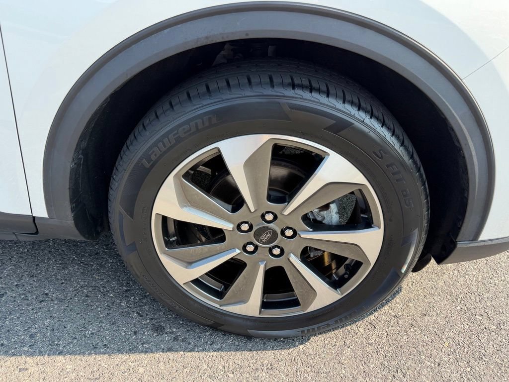 Used 2023 Ford Escape Platinum AWD/4WD image 16