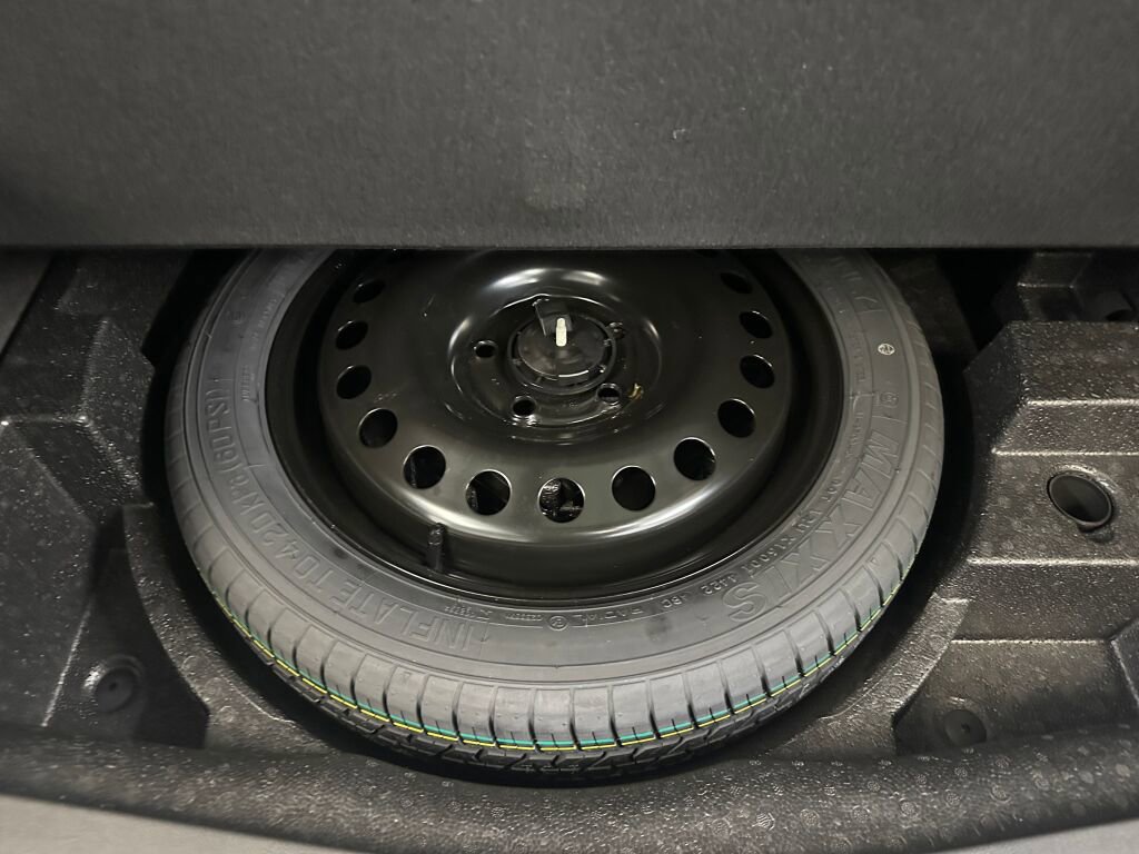 Certified 2023 Buick Envision Preferred w/ Sport Touring Package image 26