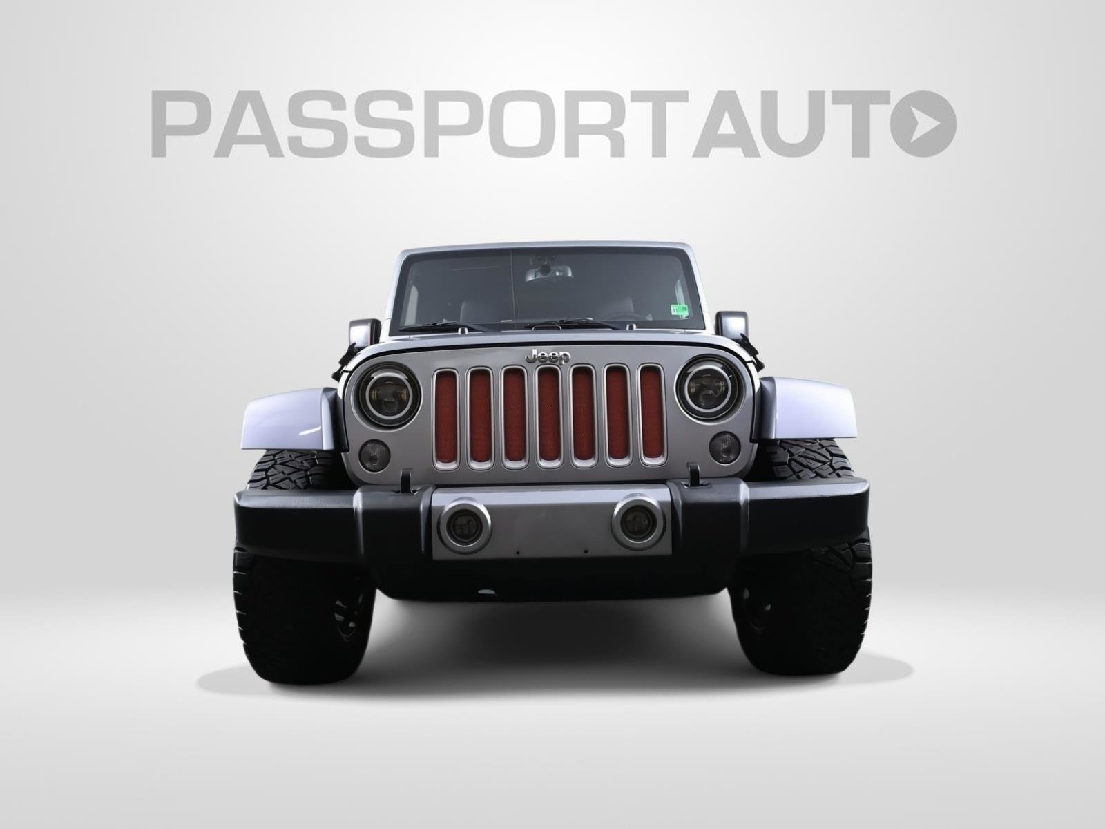 Used 2016 Jeep Wrangler Unlimited Sahara image 2