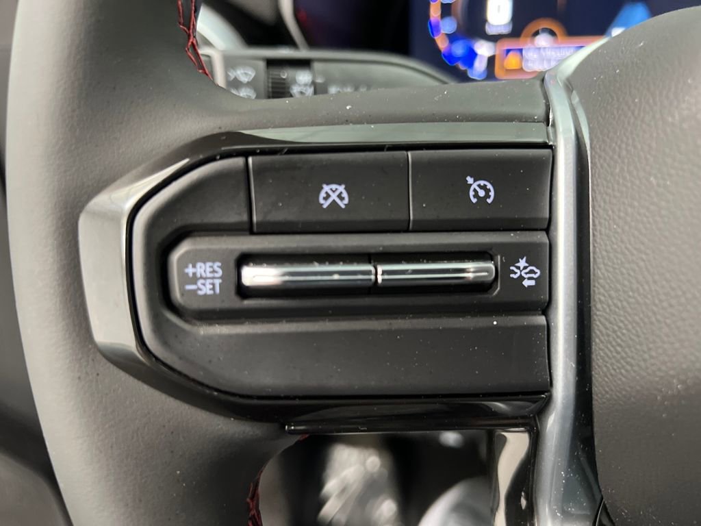 Used 2026 Chevrolet Colorado Z71 AWD/4WD image 38