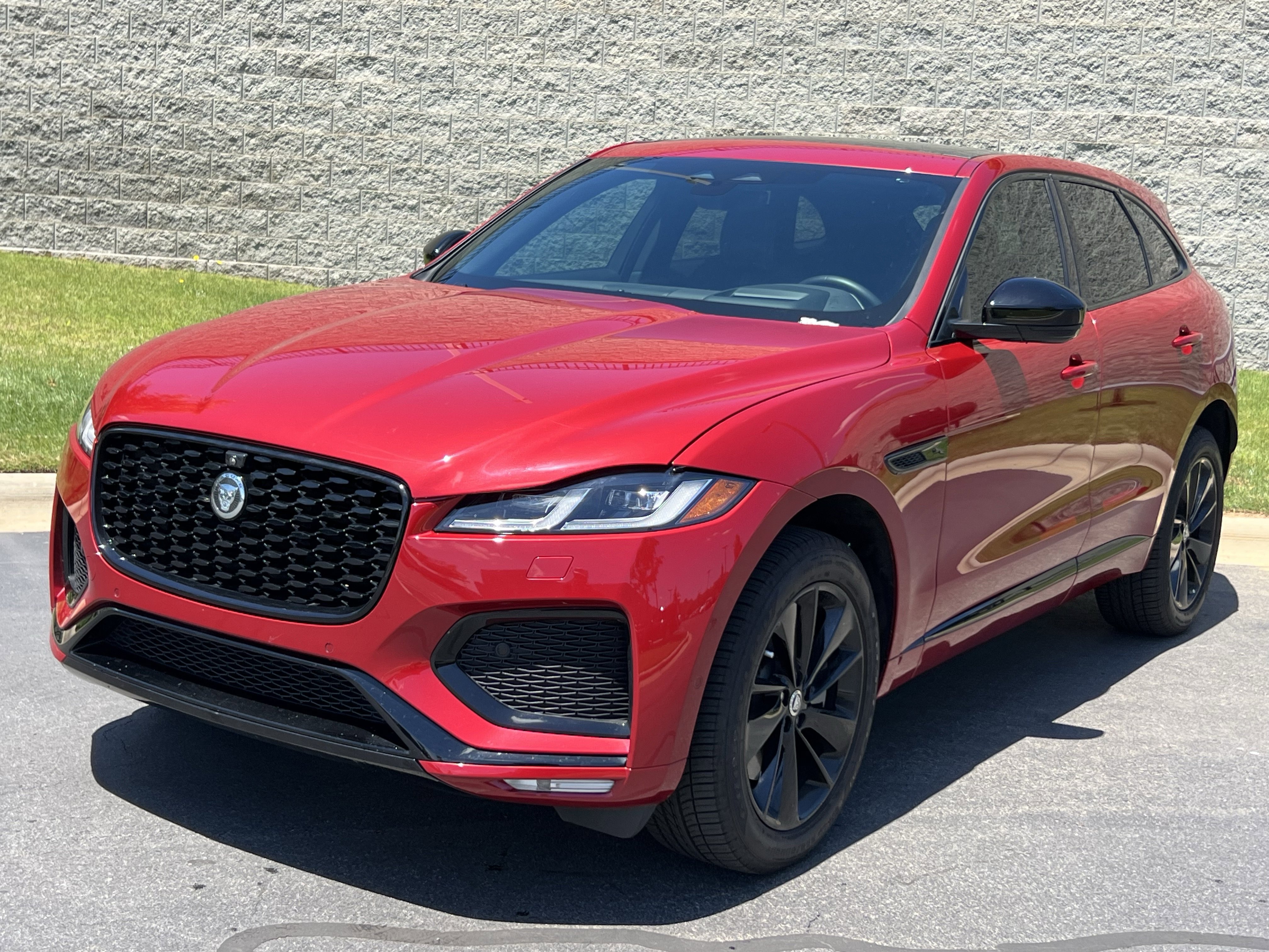 Used 2026 Jaguar F-PACE R-Dynamic S AWD/4WD image 2