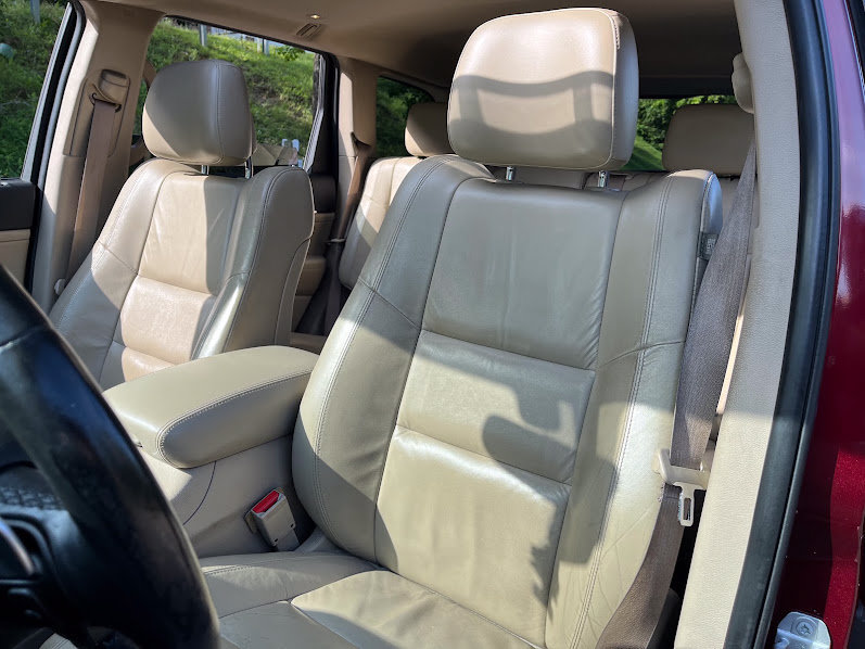 Used 2017 Jeep Grand Cherokee Limited AWD/4WD image 9