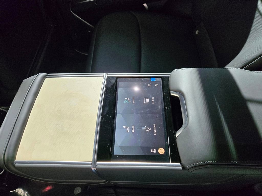 New 2026 Land Rover Range Rover SV image 7