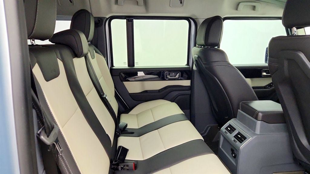Used 2025 INEOS Grenadier Station Wagon AWD/4WD image 24
