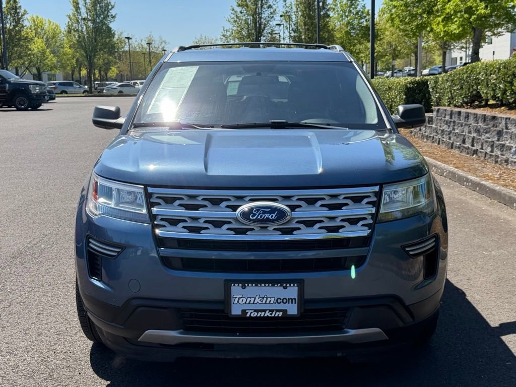 Used 2018 Ford Explorer XLT AWD/4WD image 3