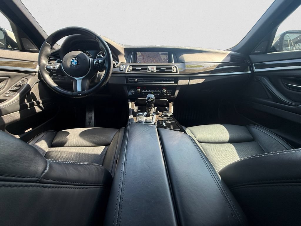 Used 2016 BMW 550i xDrive Sedan AWD/4WD image 10