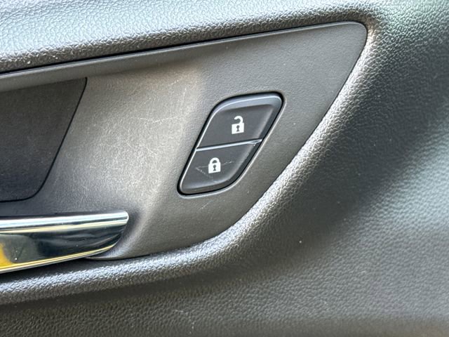 Used 2024 Chevrolet Trax RS w/ Sunroof Package FWD image 22