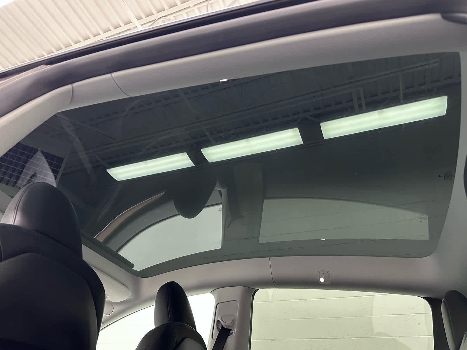 Used 2025 Tesla Model Y Long Range image 38