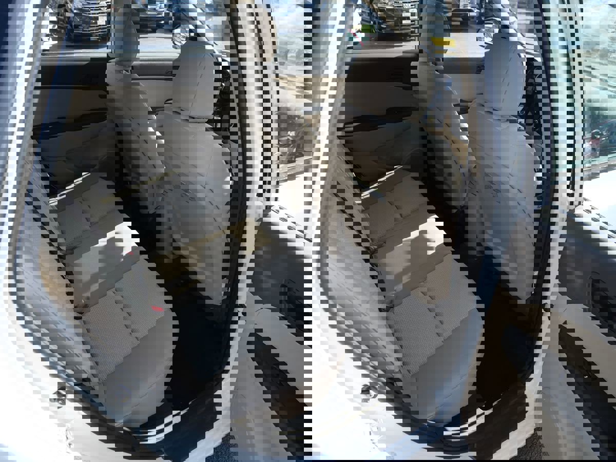 Used 2012 Hyundai Elantra GLS image 22