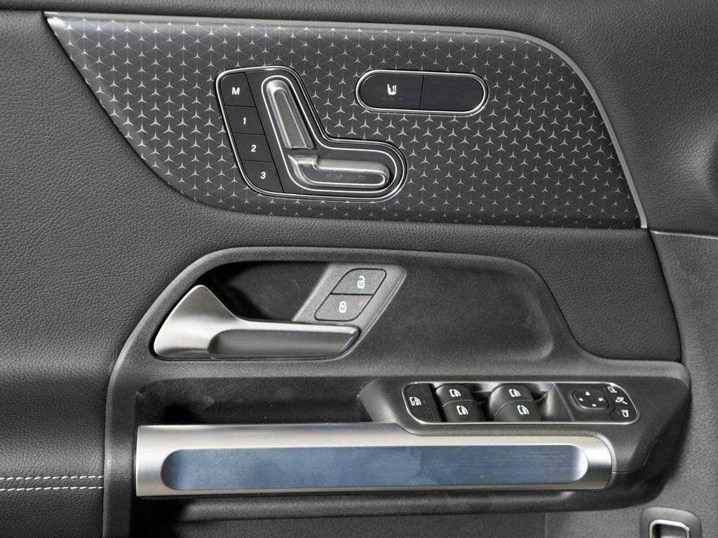 Certified 2026 Mercedes-Benz GLB 250 4MATIC image 12