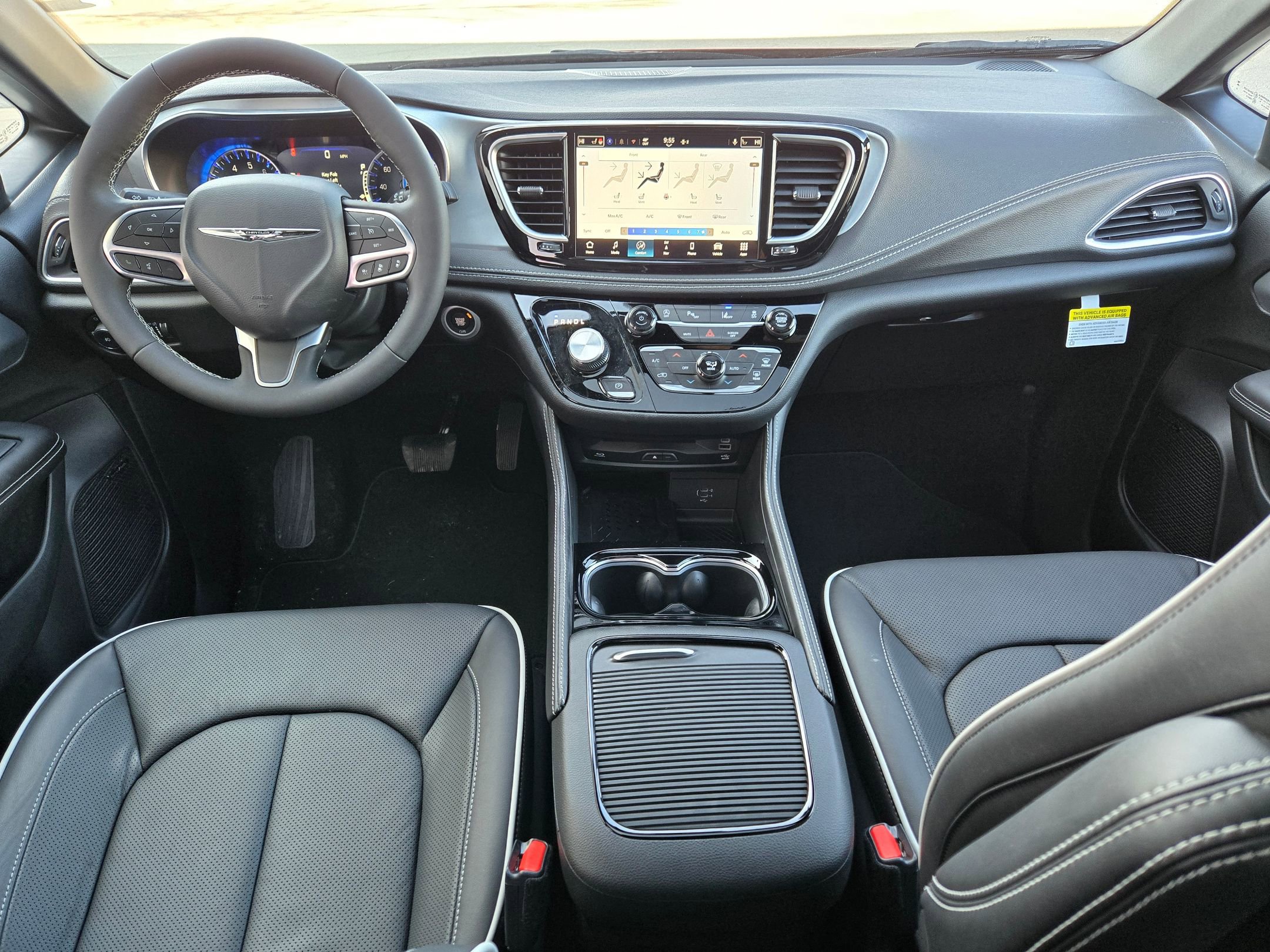 New 2026 Chrysler Pacifica Limited w/ Uconnect Theater Family Group image 11