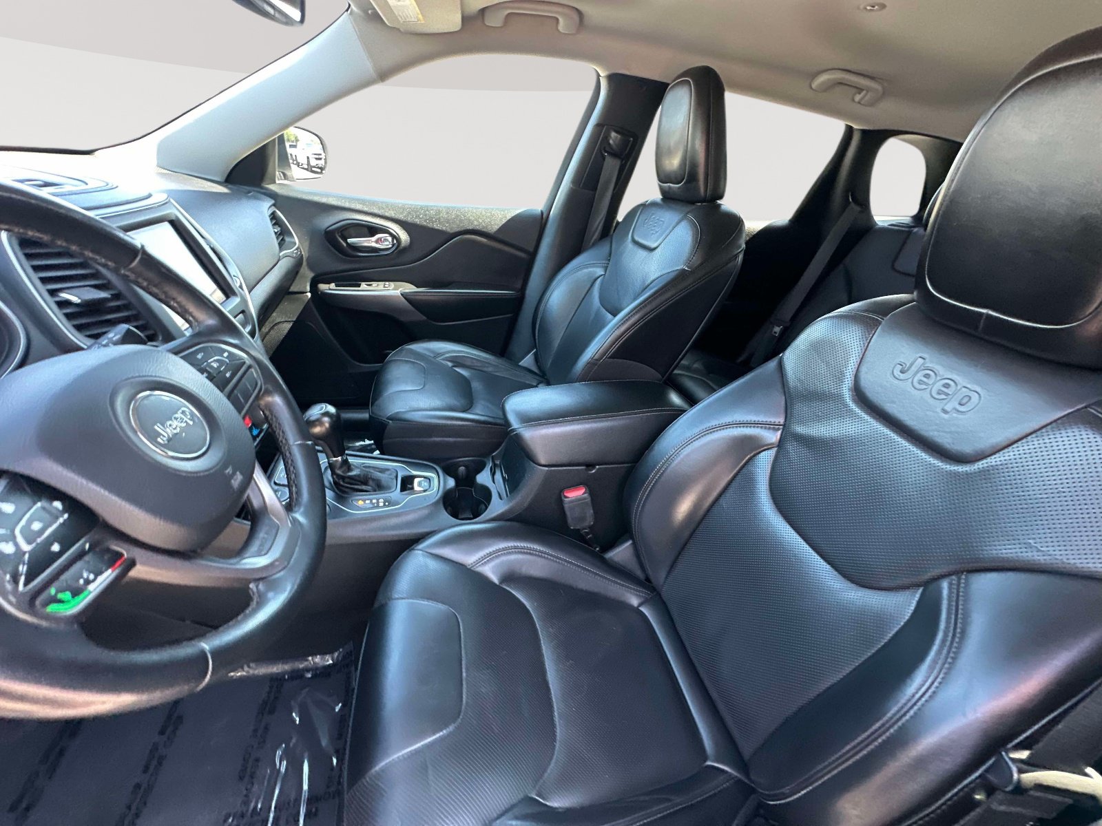 Used 2022 Jeep Cherokee Latitude Lux AWD/4WD image 23