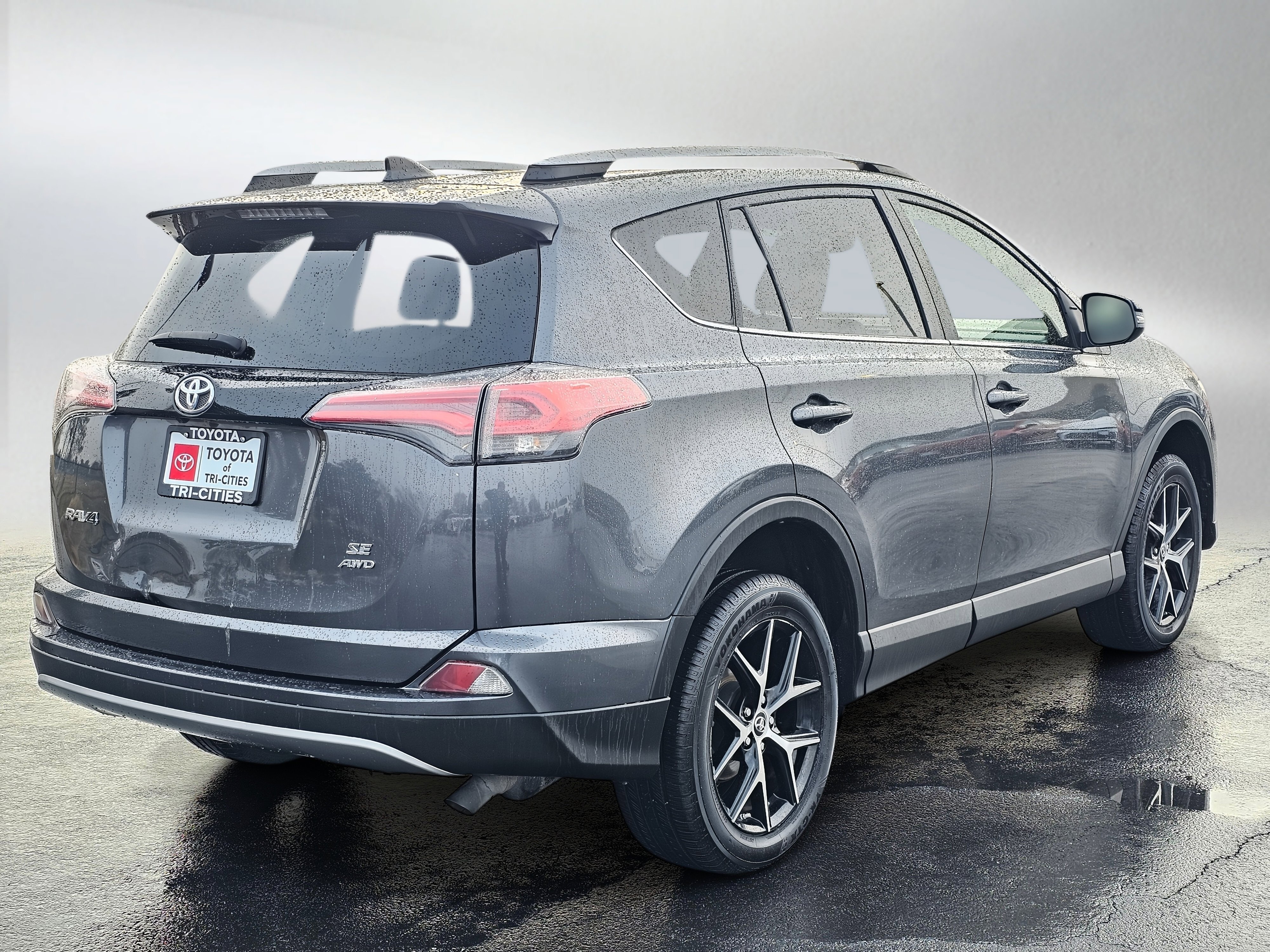 Used 2017 Toyota RAV4 SE w/ Power Extra Value Package AWD/4WD image 5