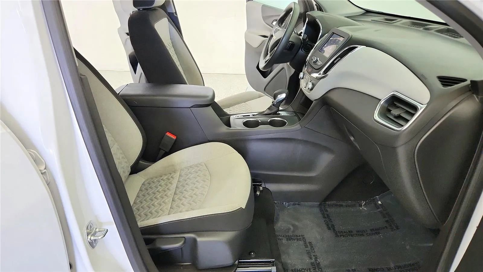 Used 2024 Chevrolet Equinox LS FWD image 35