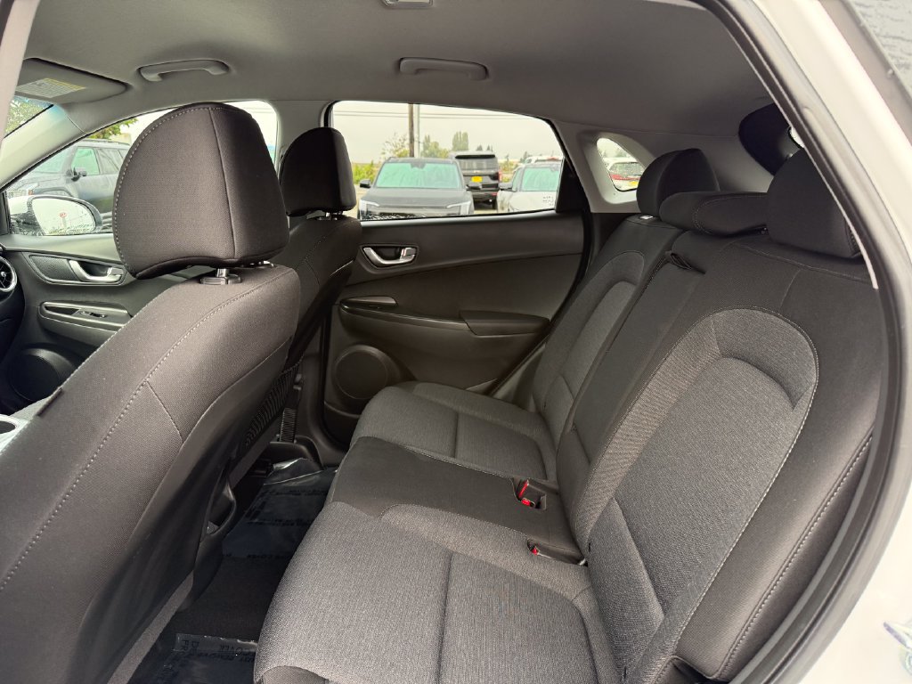 Used 2023 Hyundai Kona SE FWD image 15
