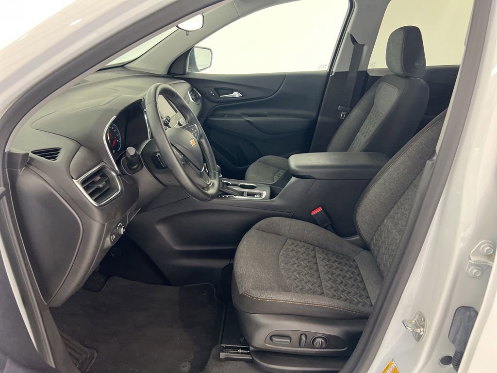Used 2024 Chevrolet Equinox LT FWD image 17