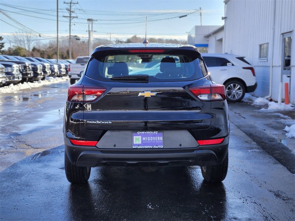 Used 2025 Chevrolet TrailBlazer LS w/ LS Confidence Package image 4
