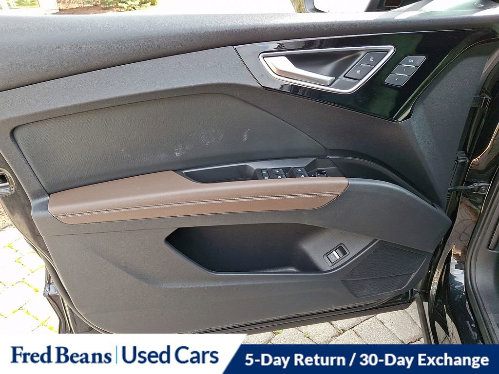 Used 2023 Audi Q4 e-tron Premium Plus w/ Premium Plus image 14