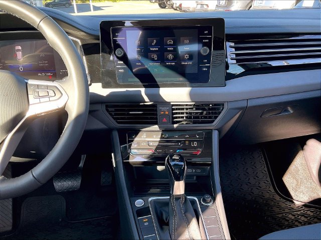 New 2026 Volkswagen Jetta SE FWD image 8