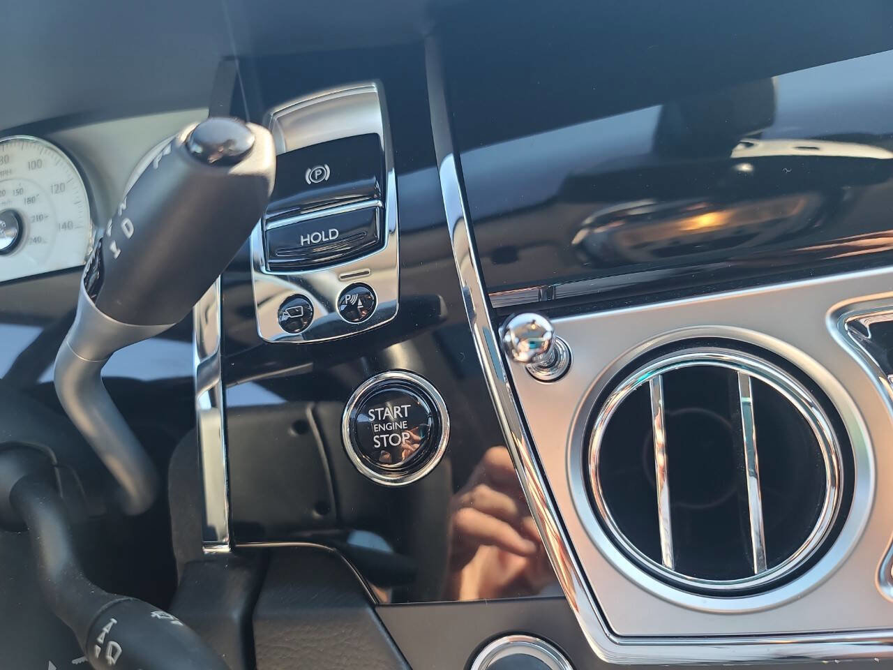 Used 2015 Rolls-Royce Ghost image 21