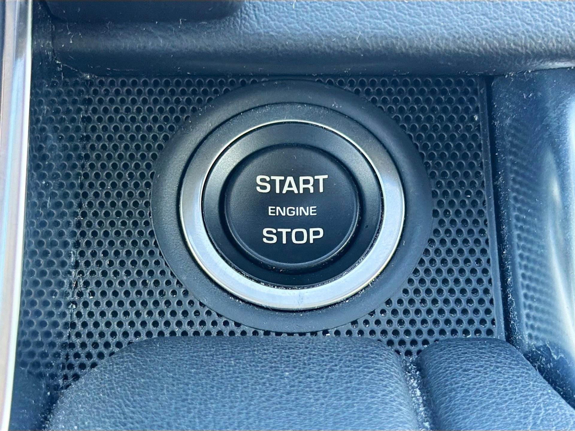 Used 2020 Land Rover Range Rover Sport HSE image 36