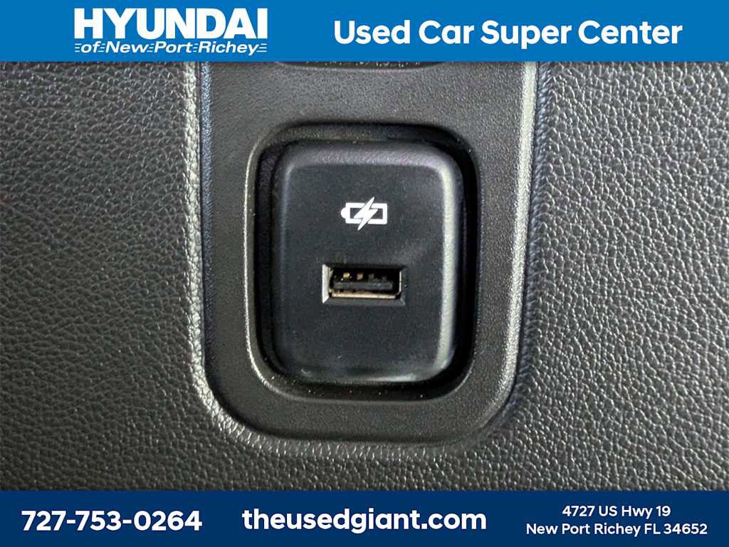 Used 2019 Chevrolet Traverse LT image 17