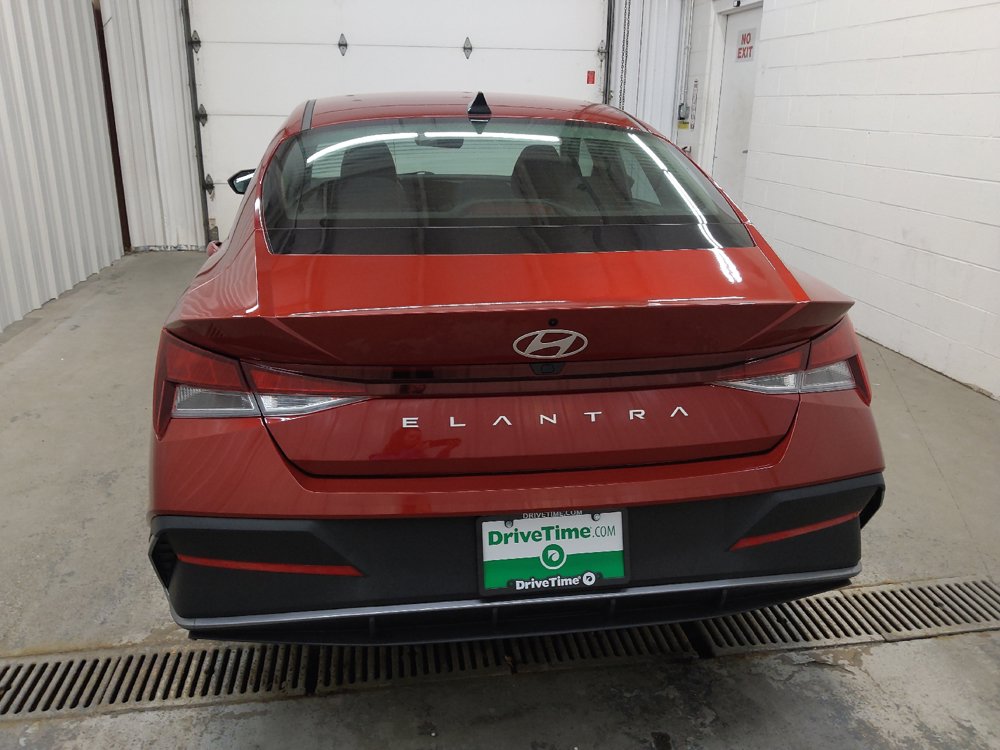 Used 2024 Hyundai Elantra SEL FWD image 6