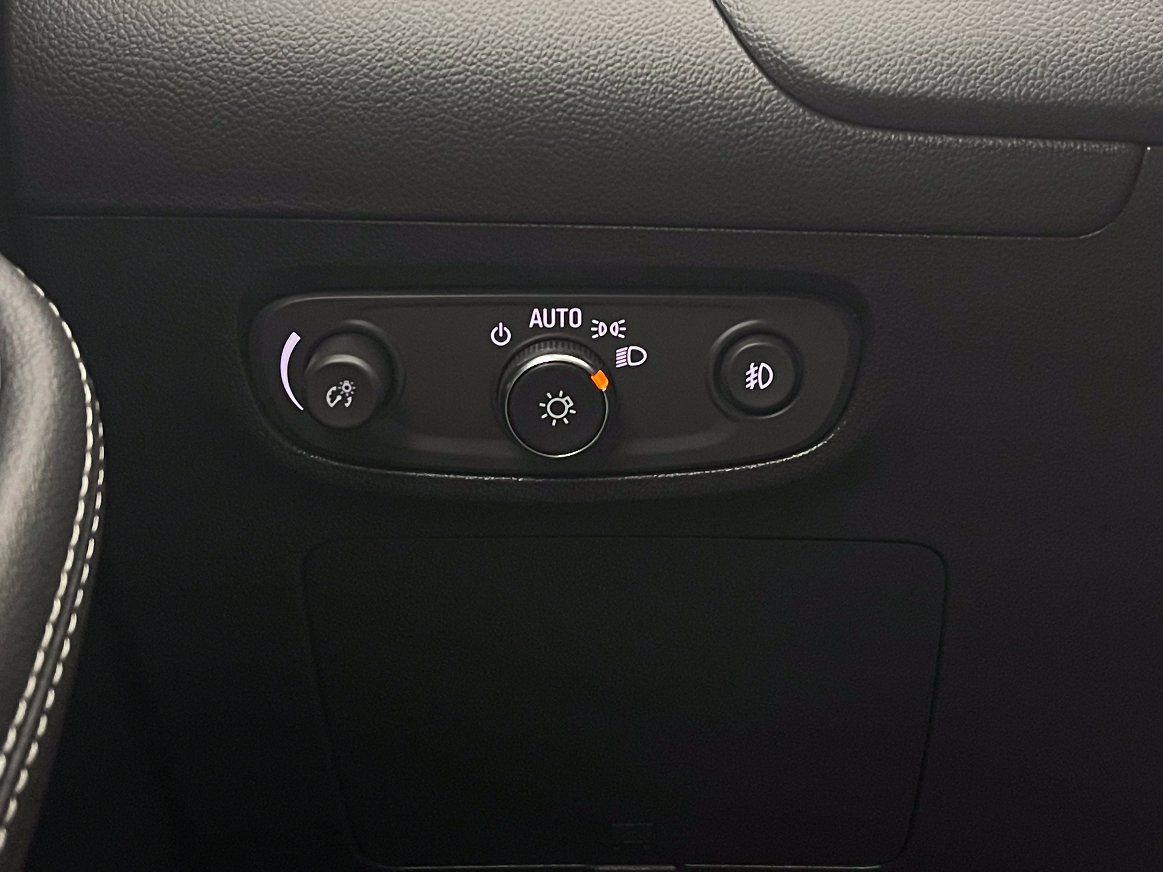 Used 2023 Buick Encore GX Essence w/ Experience Buick Package FWD image 24