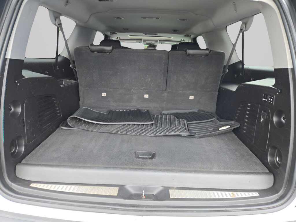 Used 2018 Chevrolet Suburban LT w/ Luxury Package AWD/4WD image 19